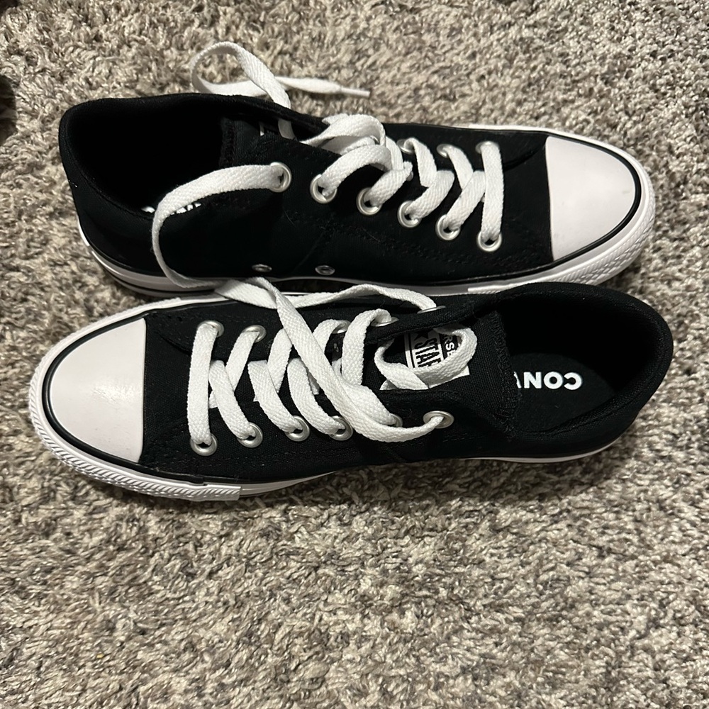 NWOT Converse sneakers